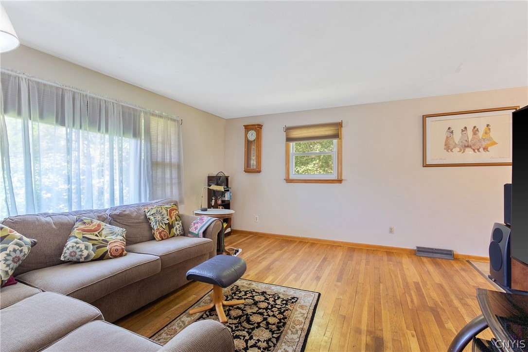 3659 Warners Road Camillus, NY 13209 - Photo 5 of 35