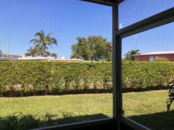 $1,400 | 17 Golfs Edge, Unit D, West Palm Beach, FL 33417