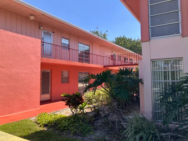 $1,400 | 17 Golfs Edge, Unit D, West Palm Beach, FL 33417
