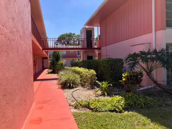 $1,400 | 17 Golfs Edge, Unit D, West Palm Beach, FL 33417