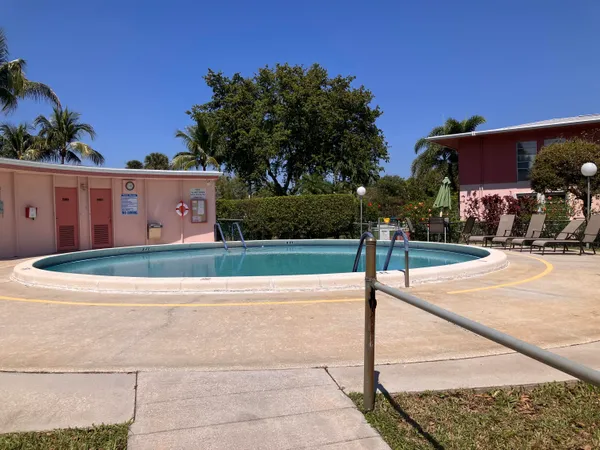 $1,400 | 17 Golfs Edge, Unit D, West Palm Beach, FL 33417