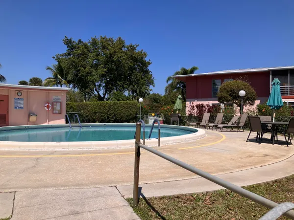 $1,400 | 17 Golfs Edge, Unit D, West Palm Beach, FL 33417