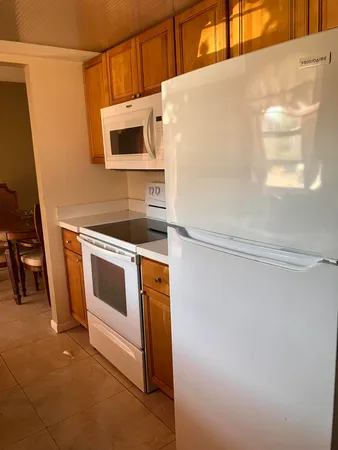 $1,400 | 17 Golfs Edge, Unit D, West Palm Beach, FL 33417