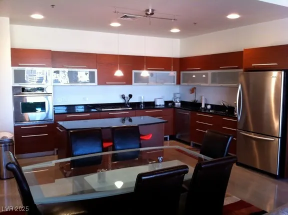 $2,300 | 900 South Las Vegas Boulevard, Unit 716, Las Vegas, NV 89101