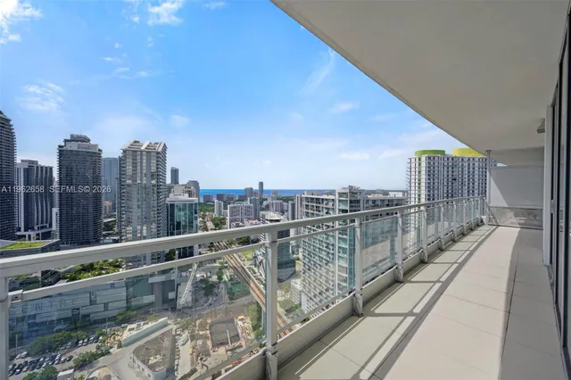 $4,150 | 92 Southwest 3rd Street, Unit 3902, Miami, FL 33130