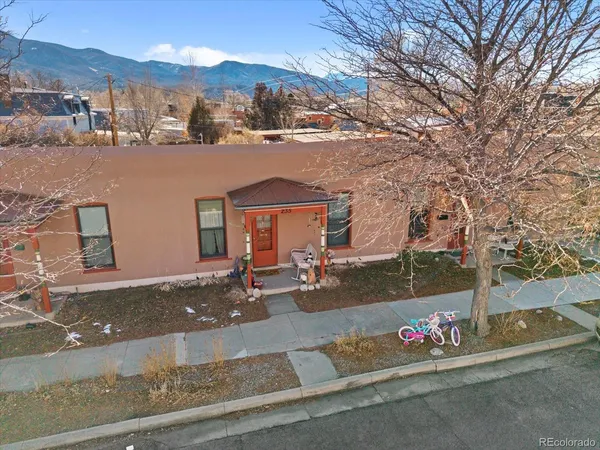 a front view of house with yard