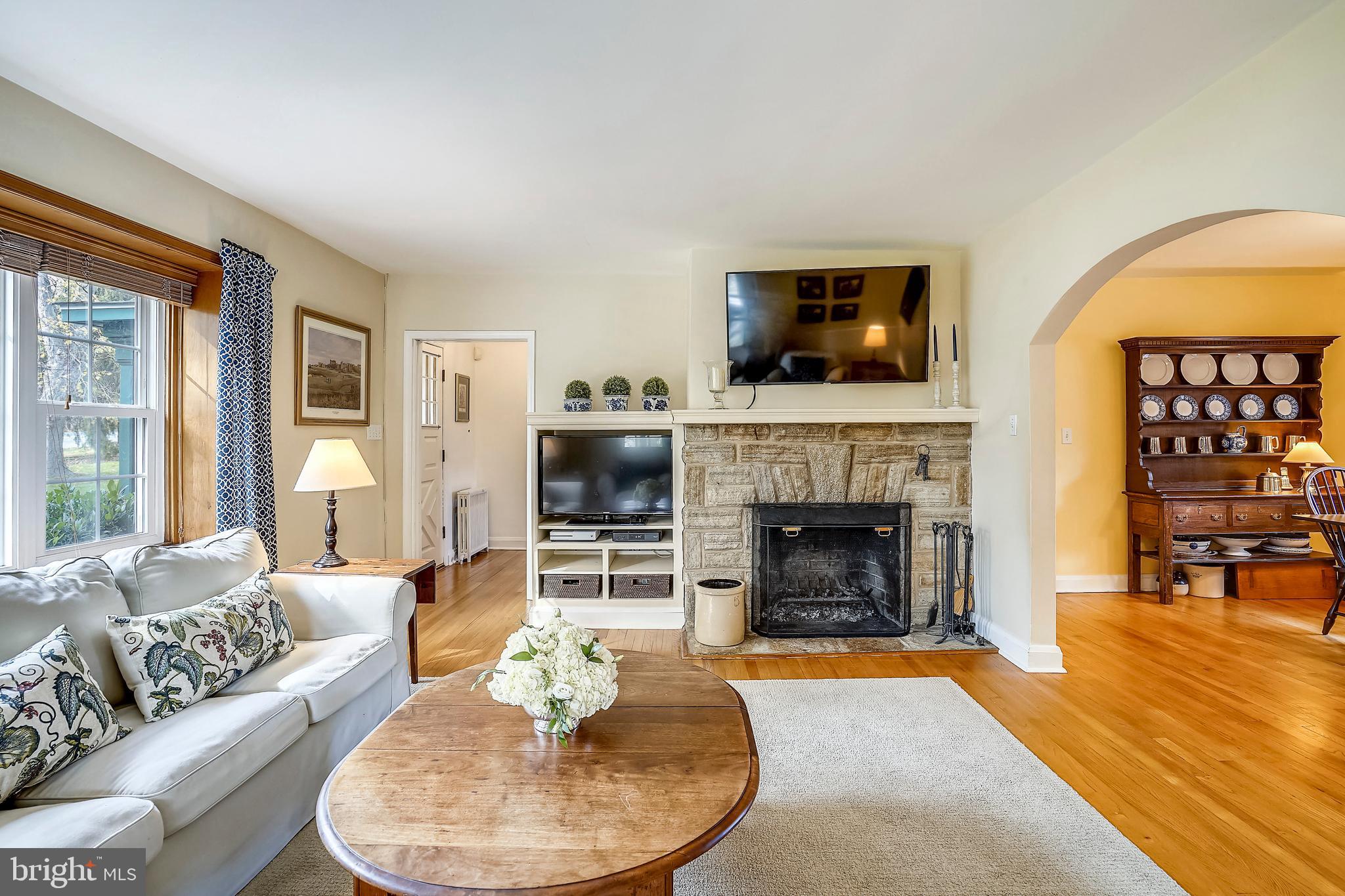 15309 York Road Sparks, MD 21152 - Photo 15 of 60 Living Room w/ BUTLER STONE Fireplace &built ins