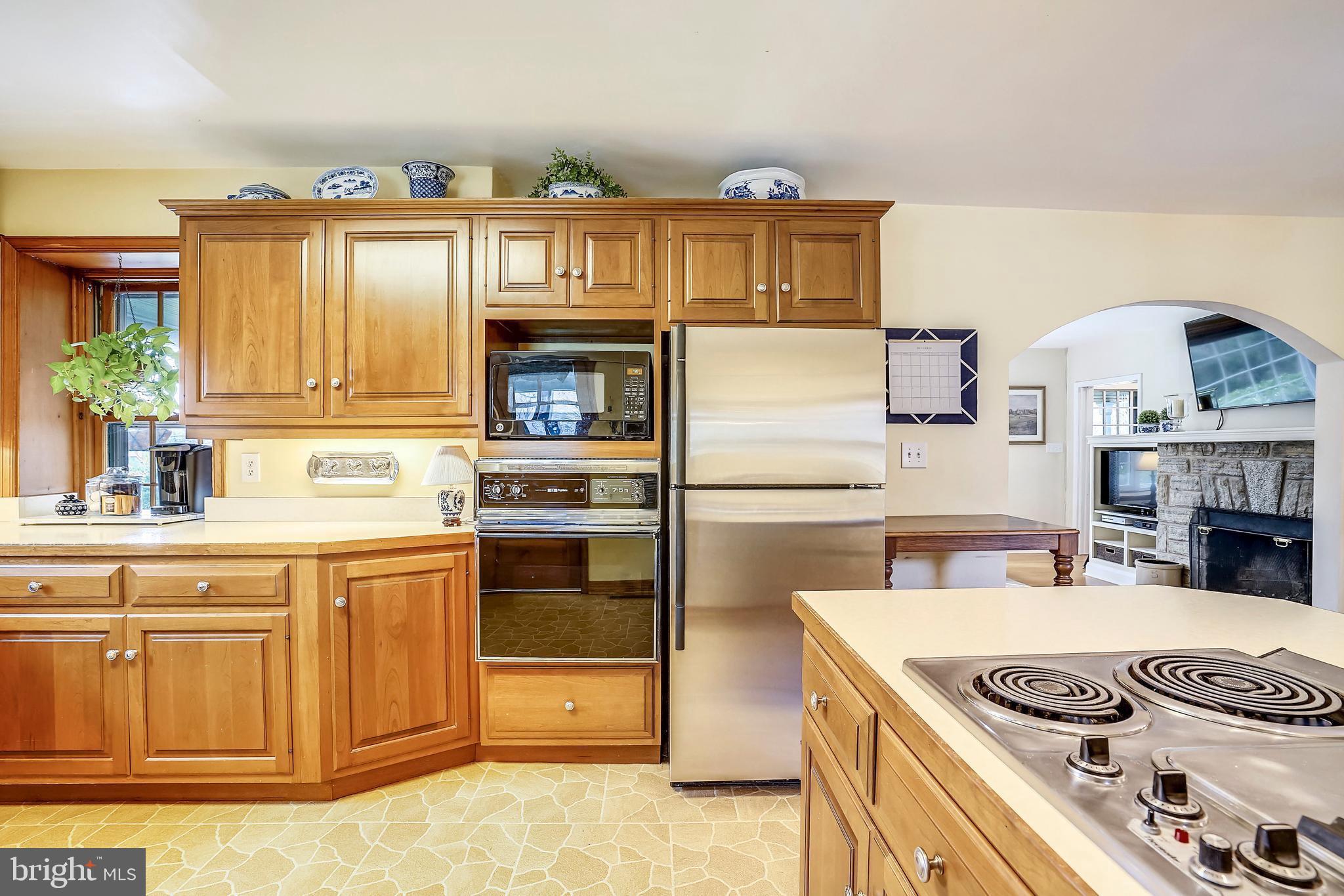 15309 York Road Sparks, MD 21152 - Photo 25 of 60 Stainless steel refrigerator and dishwasher