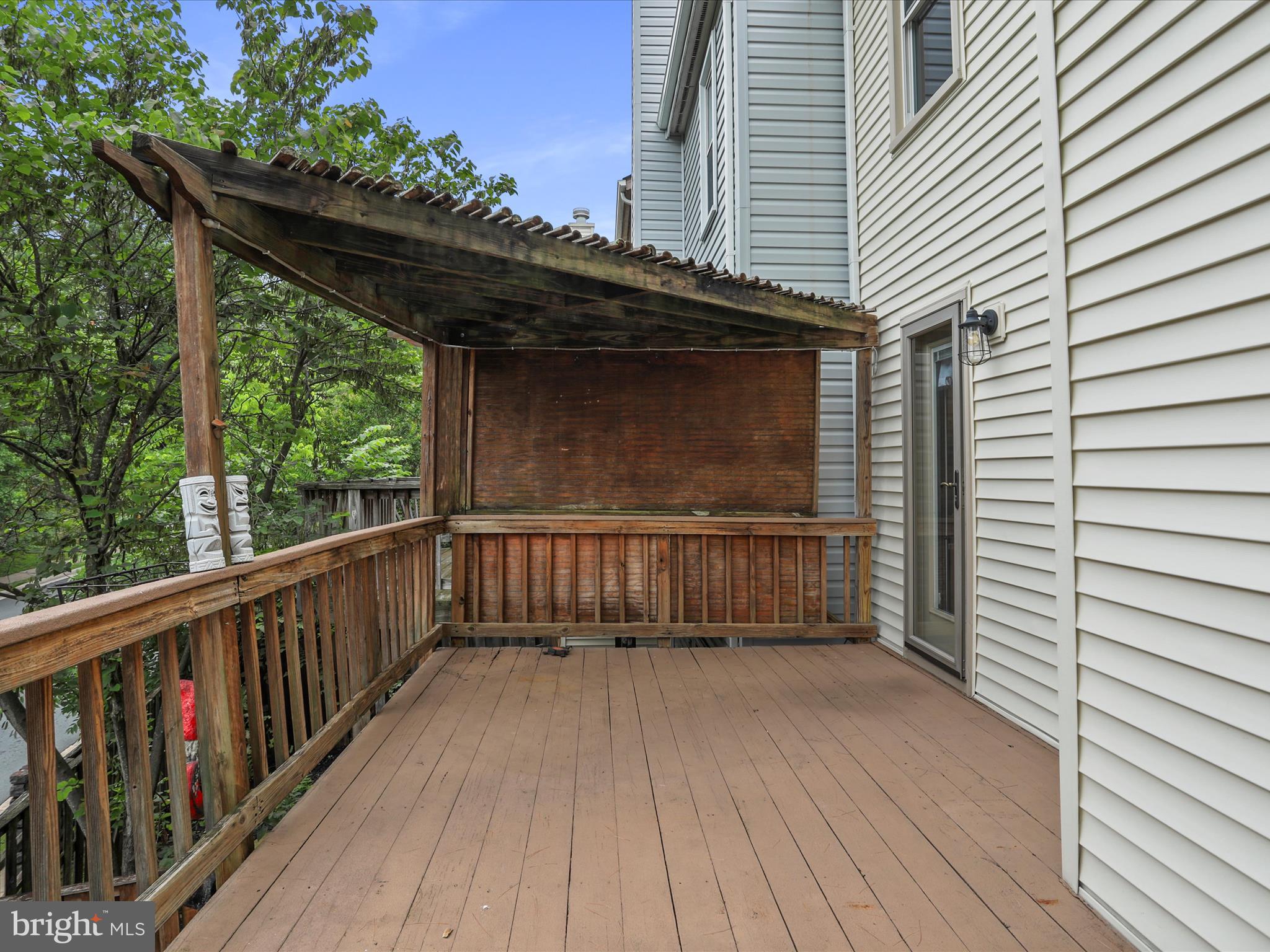 6910 Compton Valley Court Centreville, VA 20121 - Photo 17 of 37 a view of wooden balcony
