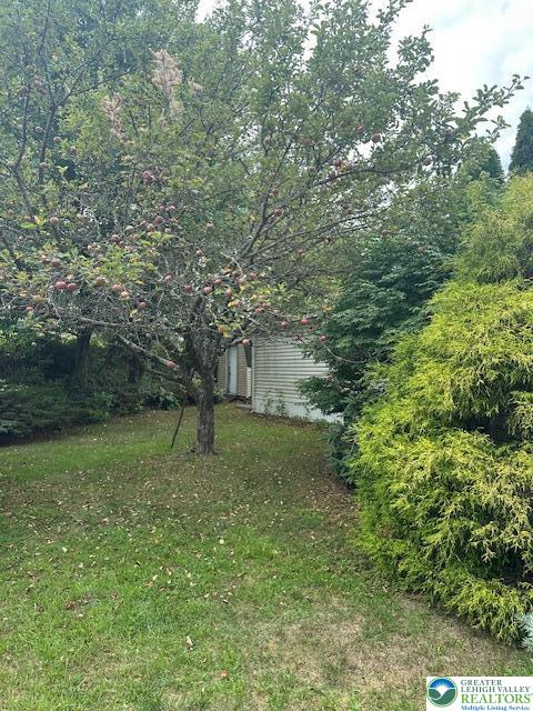222 Molly Pitcher Road Mount Bethel, PA 18343 - Photo 3 of 16 Gallery Image 3