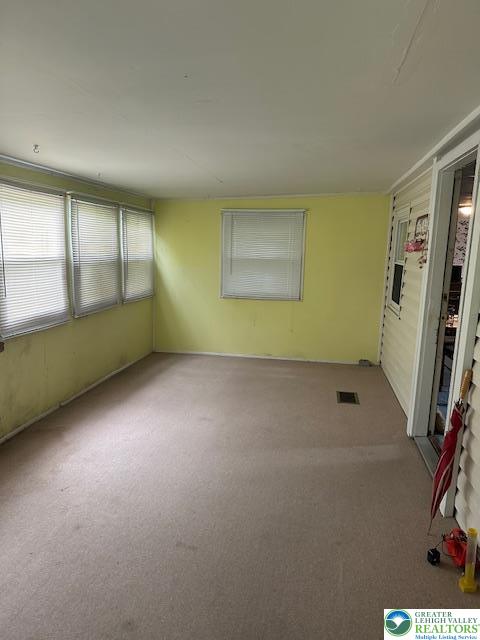 222 Molly Pitcher Road Mount Bethel, PA 18343 - Photo 4 of 16 Gallery Image 4