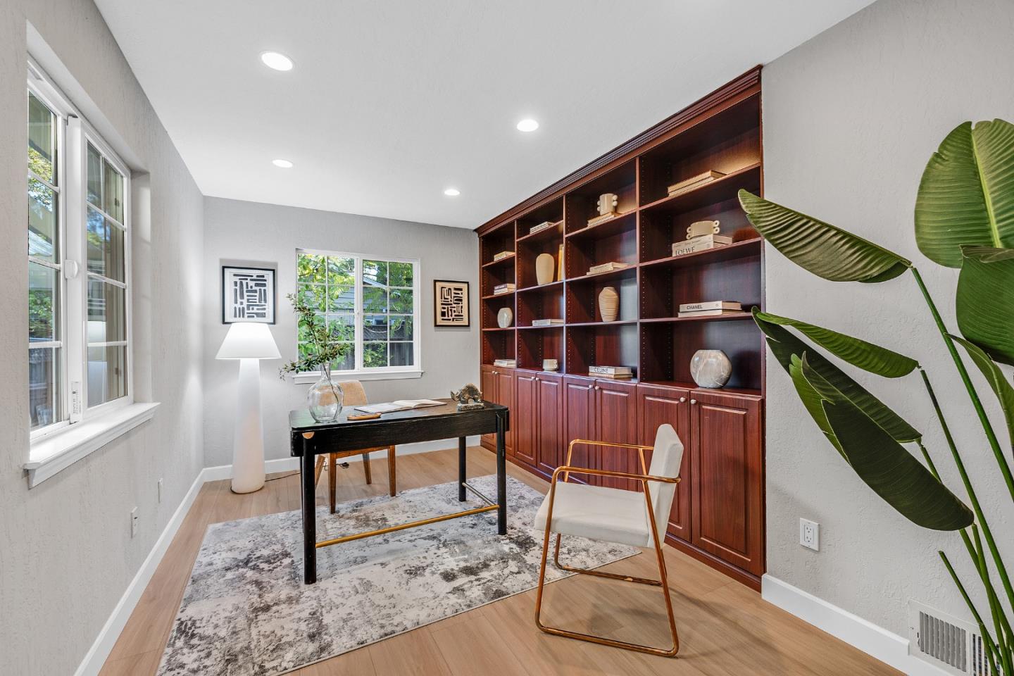 22562 Alcalde Road Cupertino, CA 95014 - Photo 5 of 29 Gallery Image 5