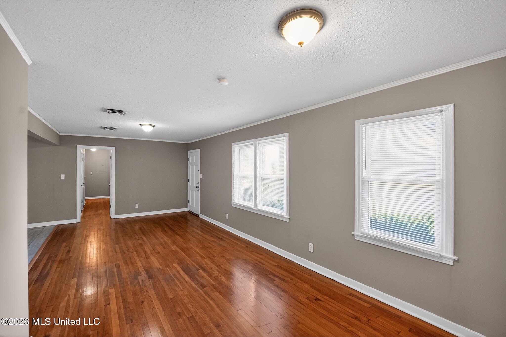 1623 Wilhurst Street Jackson, MS 39211 - Photo 6 of 41 12_1623_Wilhurst_St_Jackson_MS_39211-Liv