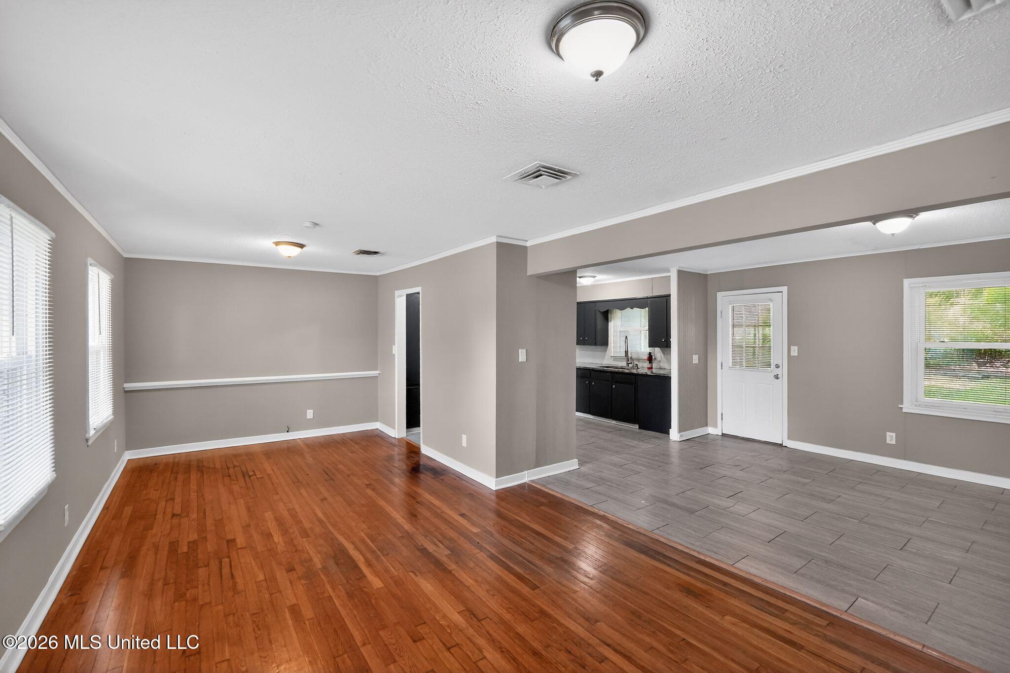 1623 Wilhurst Street Jackson, MS 39211 - Photo 8 of 41 16_1623_Wilhurst_St_Jackson_MS_39211-Liv