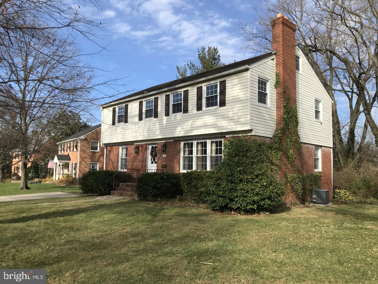 818 Stoneleigh Road Baltimore, MD 21212 - Photo 1 of 35 Roomy 4 Bedroom, 2 1/2 Bath, Center Hall Colonial