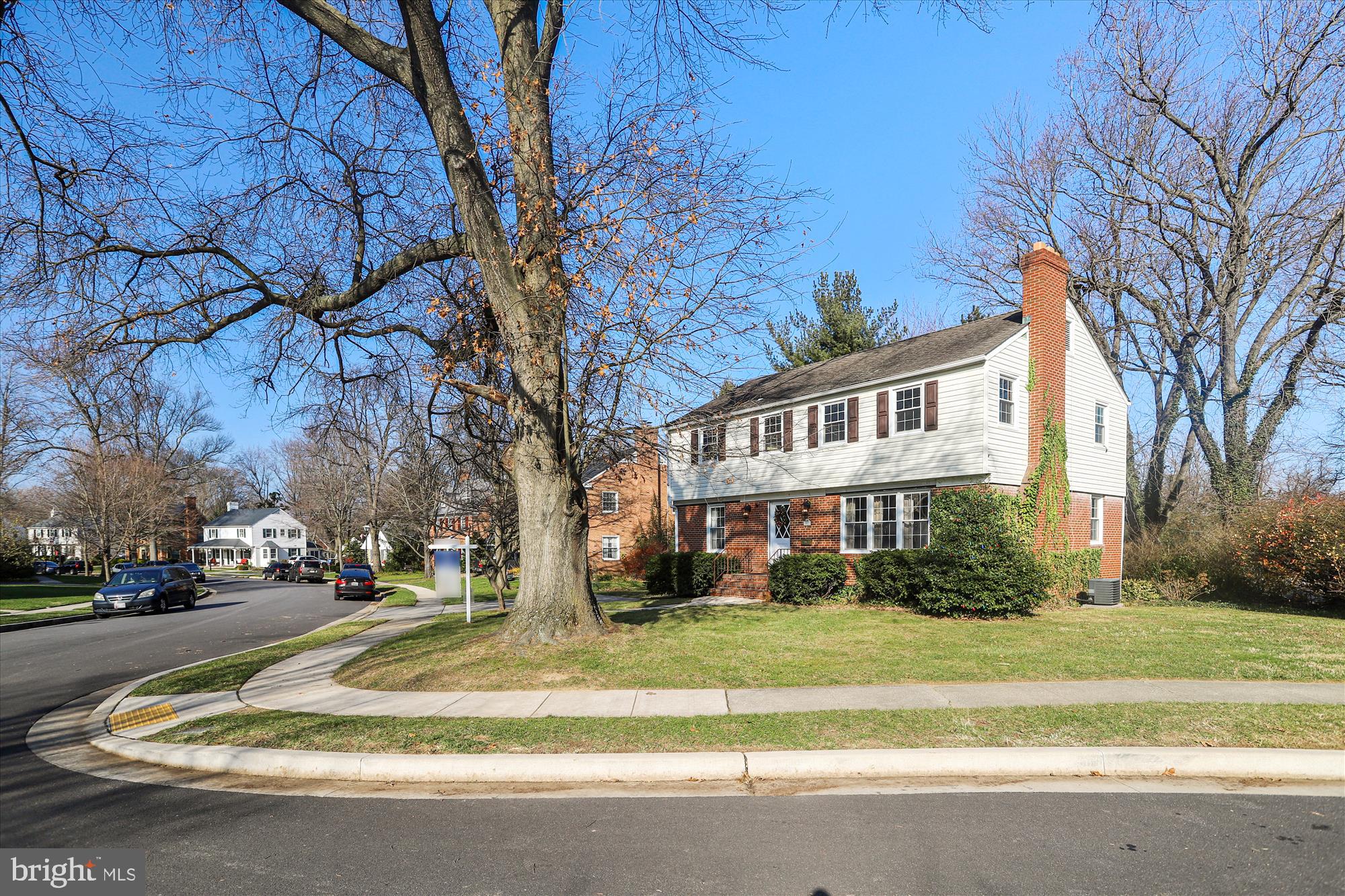 818 Stoneleigh Road Baltimore, MD 21212 - Photo 3 of 35 Delightful curved street adds to the charm.