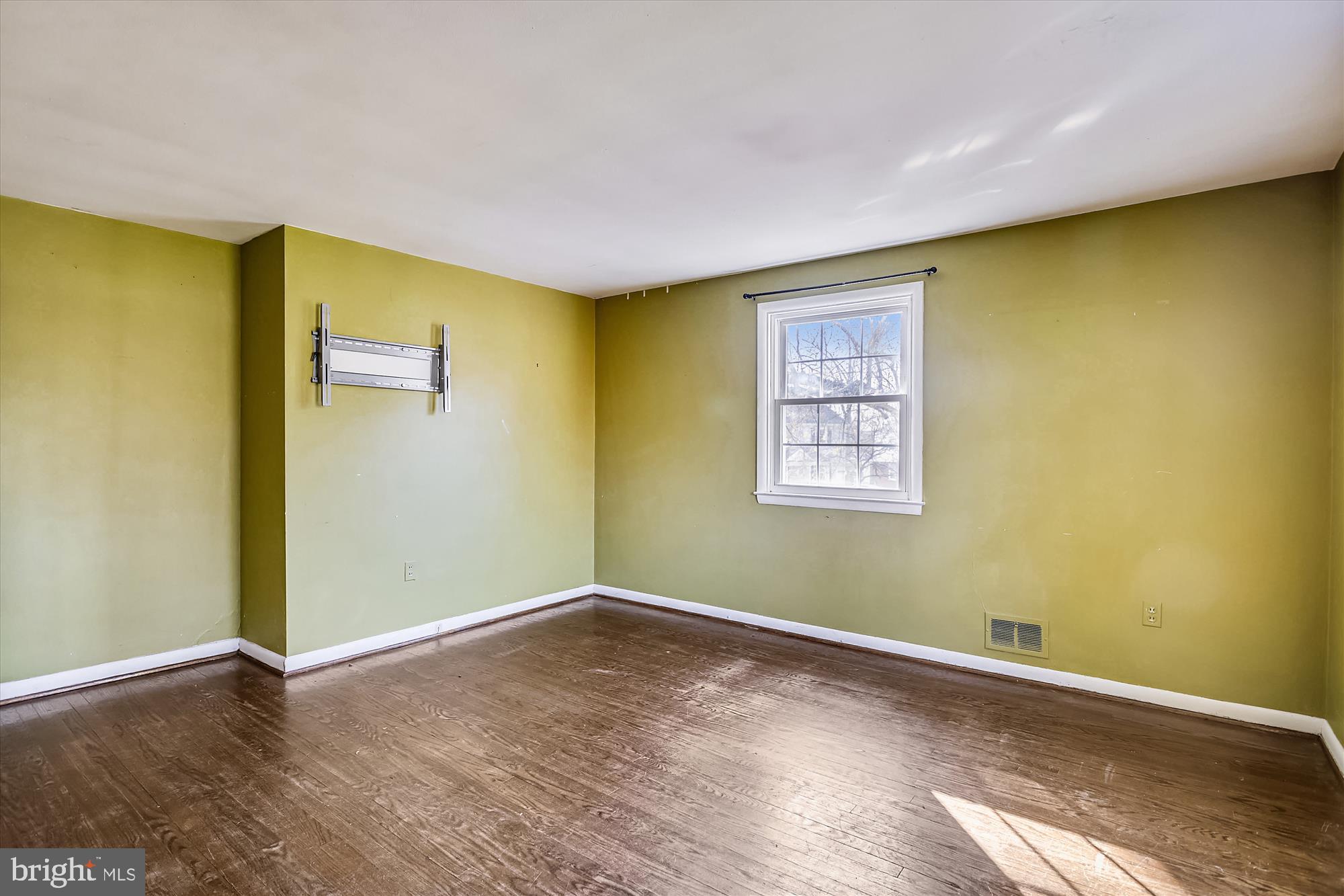 818 Stoneleigh Road Baltimore, MD 21212 - Photo 27 of 35 Bedroom number 4