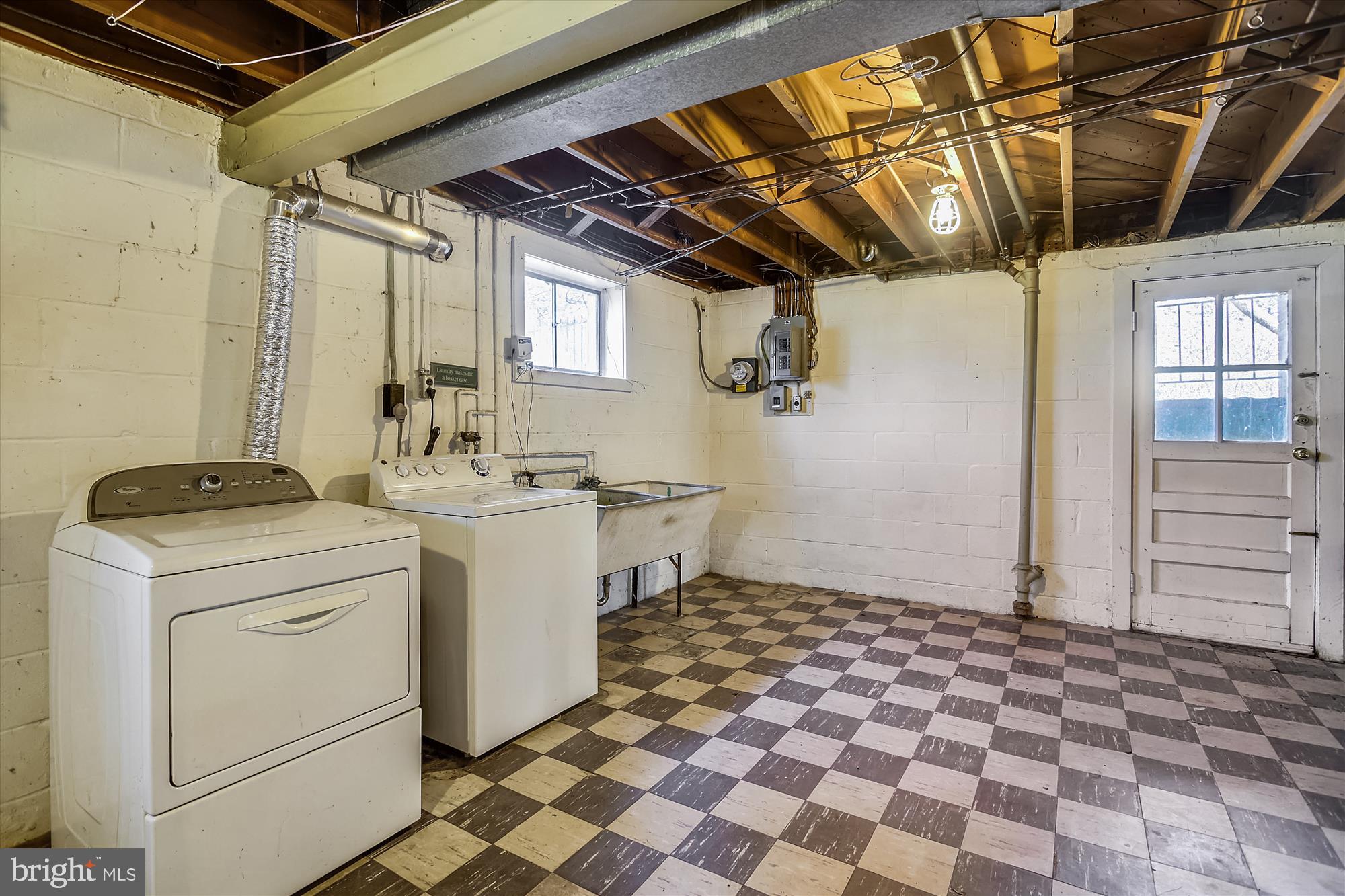 818 Stoneleigh Road Baltimore, MD 21212 - Photo 33 of 35 Washer and dryer are in the basement