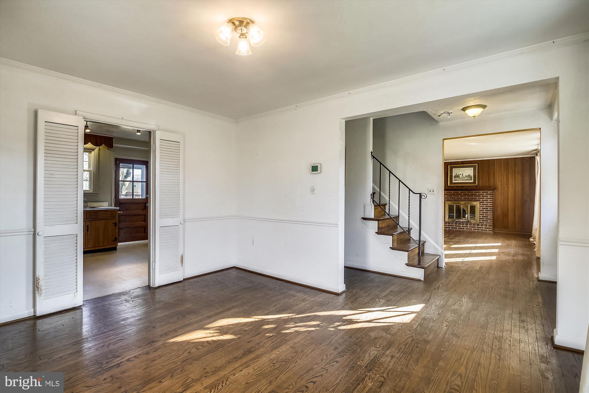 818 Stoneleigh Road Baltimore, MD 21212 - Photo 9 of 35 Formal dining room.