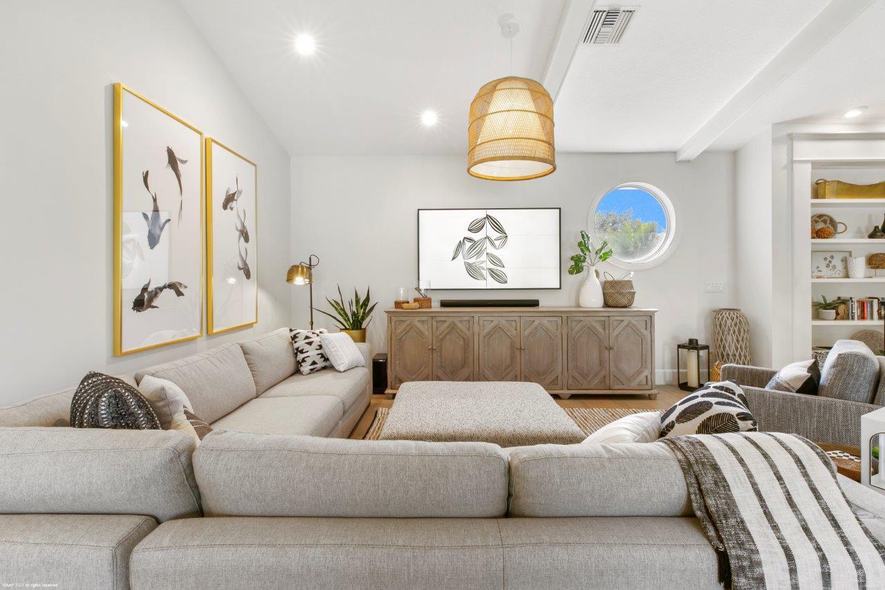 2 Clearview Avenue Hobe Sound, FL 33455 - Photo 23 of 40 Family Room
