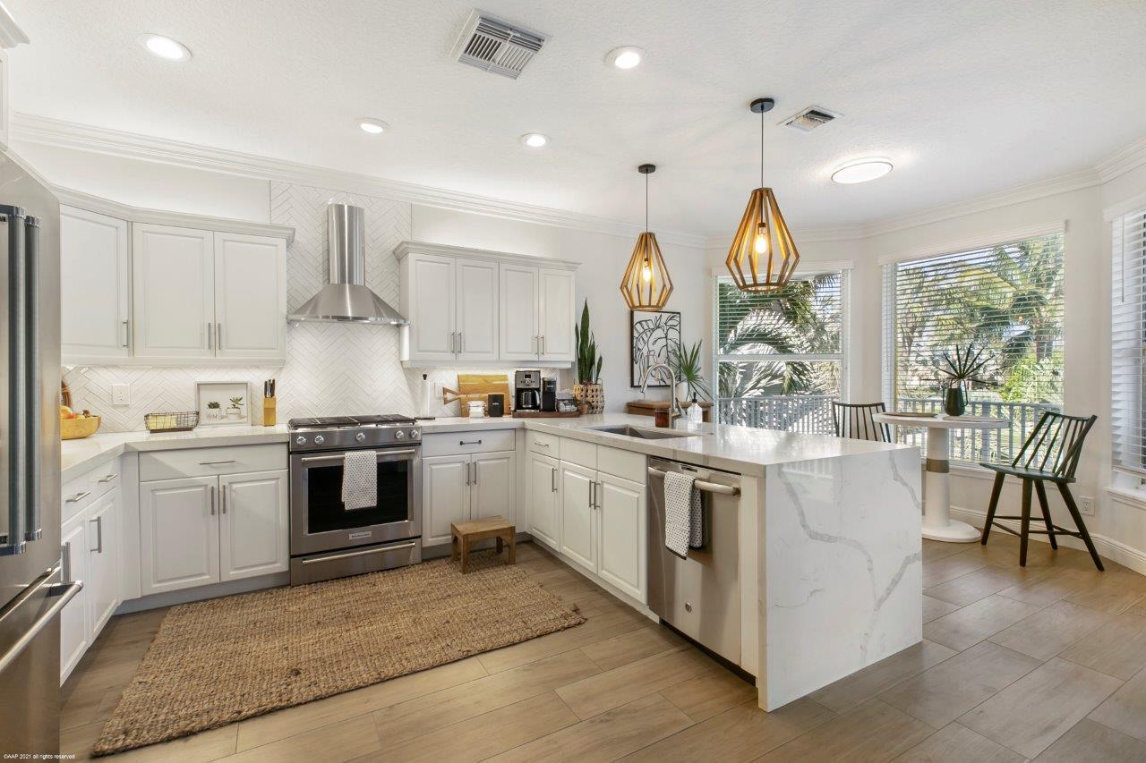 2 Clearview Avenue Hobe Sound, FL 33455 - Photo 6 of 40 Kitchen
