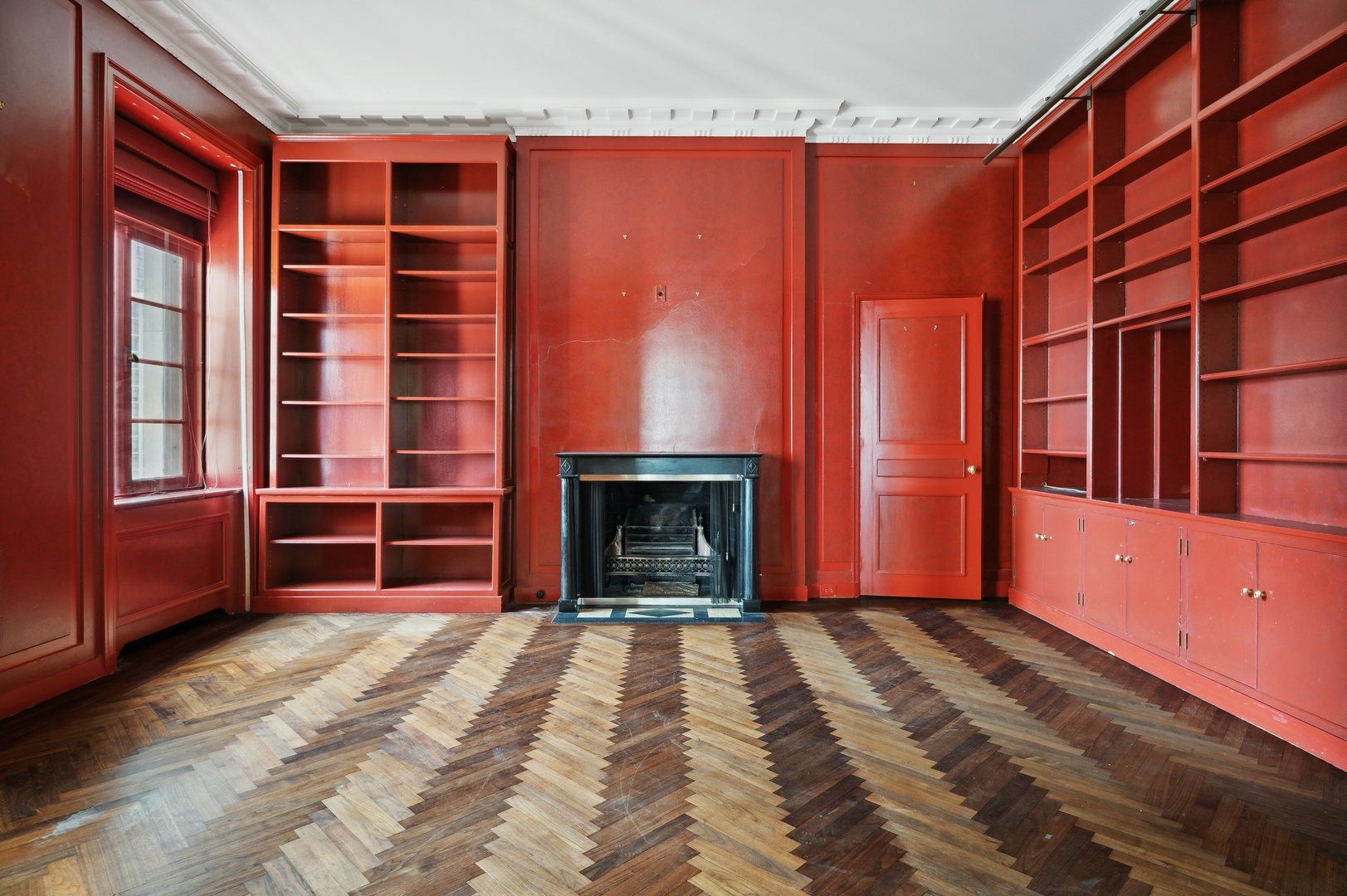 1260 North Astor Street, Unit 8 Chicago, IL 60610 - Photo 12 of 27 a view of an empty room with a fireplace and a window