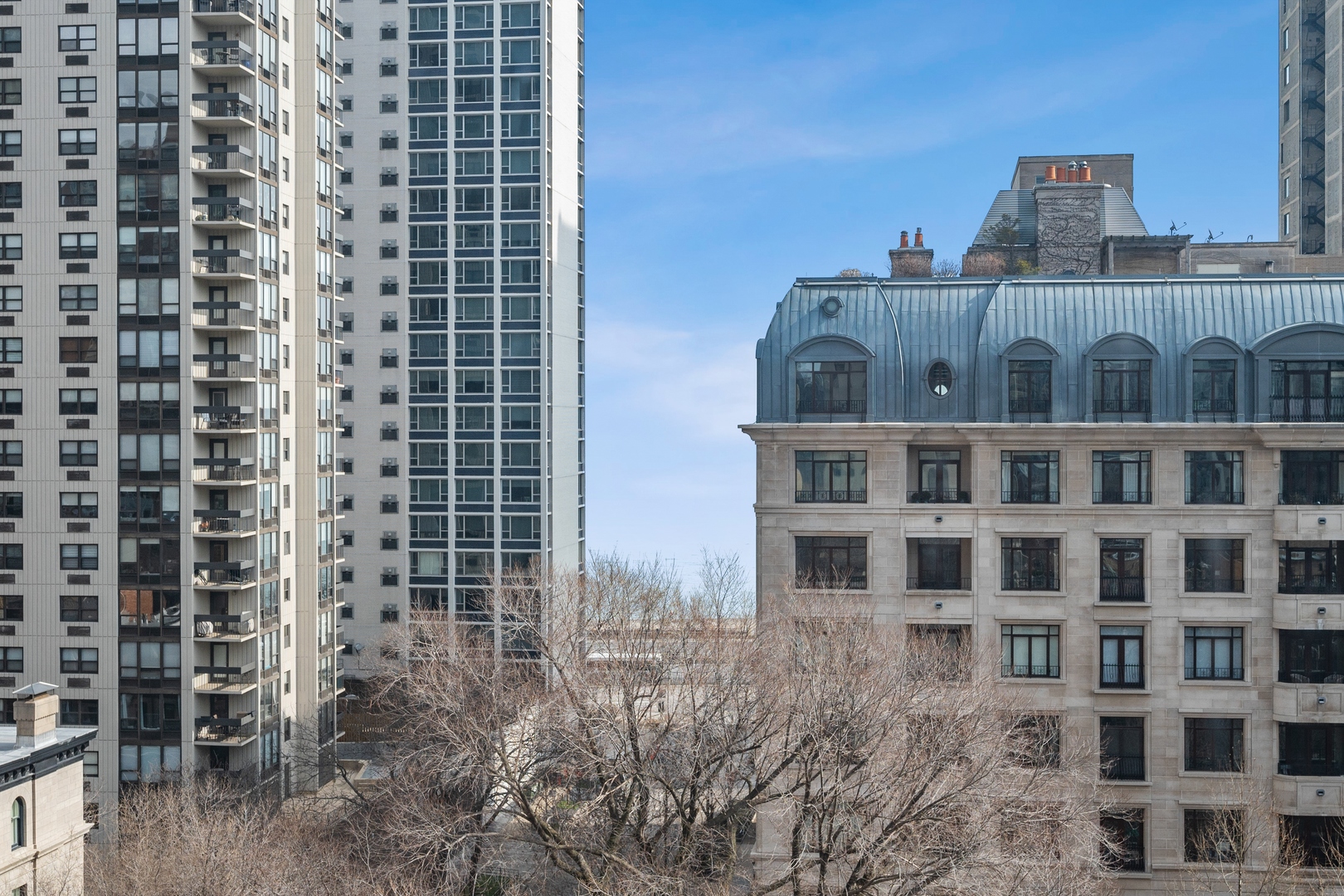 1260 North Astor Street, Unit 8 Chicago, IL 60610 - Photo 22 of 27 a view of a building