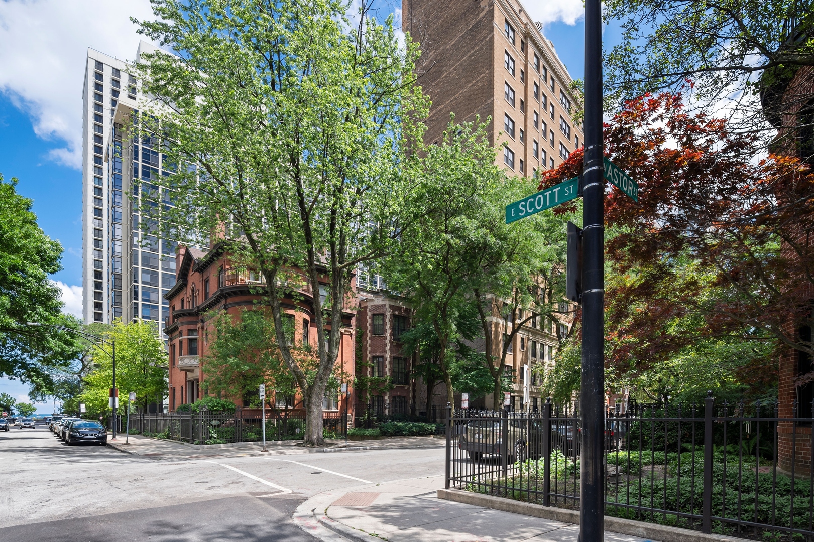 1260 North Astor Street, Unit 8 Chicago, IL 60610 - Photo 24 of 27 front view of a house with a tree