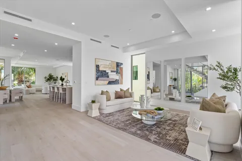 $4,100,000 | 1070 Del Harbour Drive, Delray Beach, FL 33483