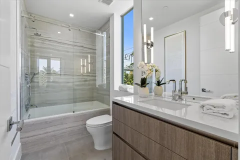 $4,100,000 | 1070 Del Harbour Drive, Delray Beach, FL 33483