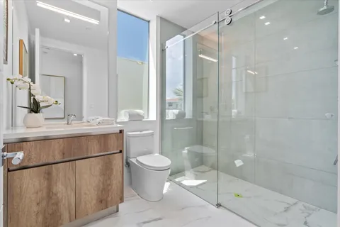 $4,100,000 | 1070 Del Harbour Drive, Delray Beach, FL 33483