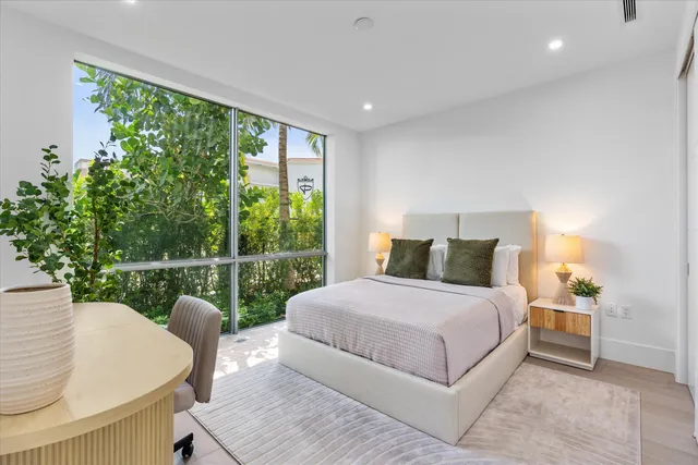 $4,100,000 | 1070 Del Harbour Drive, Delray Beach, FL 33483