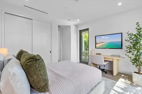 $4,100,000 | 1070 Del Harbour Drive, Delray Beach, FL 33483