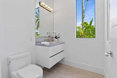 $4,100,000 | 1070 Del Harbour Drive, Delray Beach, FL 33483