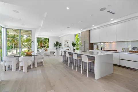 $4,100,000 | 1070 Del Harbour Drive, Delray Beach, FL 33483