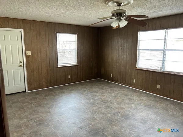 $1,095 | 1315 Jefferis Avenue, Killeen, TX 76543