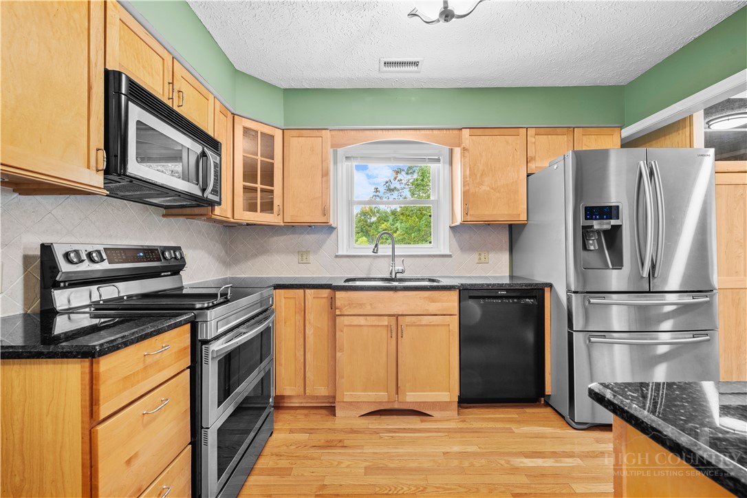 945 7 Oaks Road Boone, NC 28607 - Photo 10 of 50