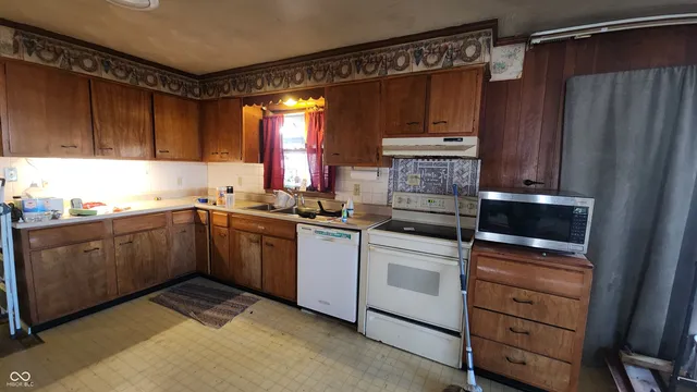 $325,000 | 366 West 200 South, Veedersburg, IN 47987