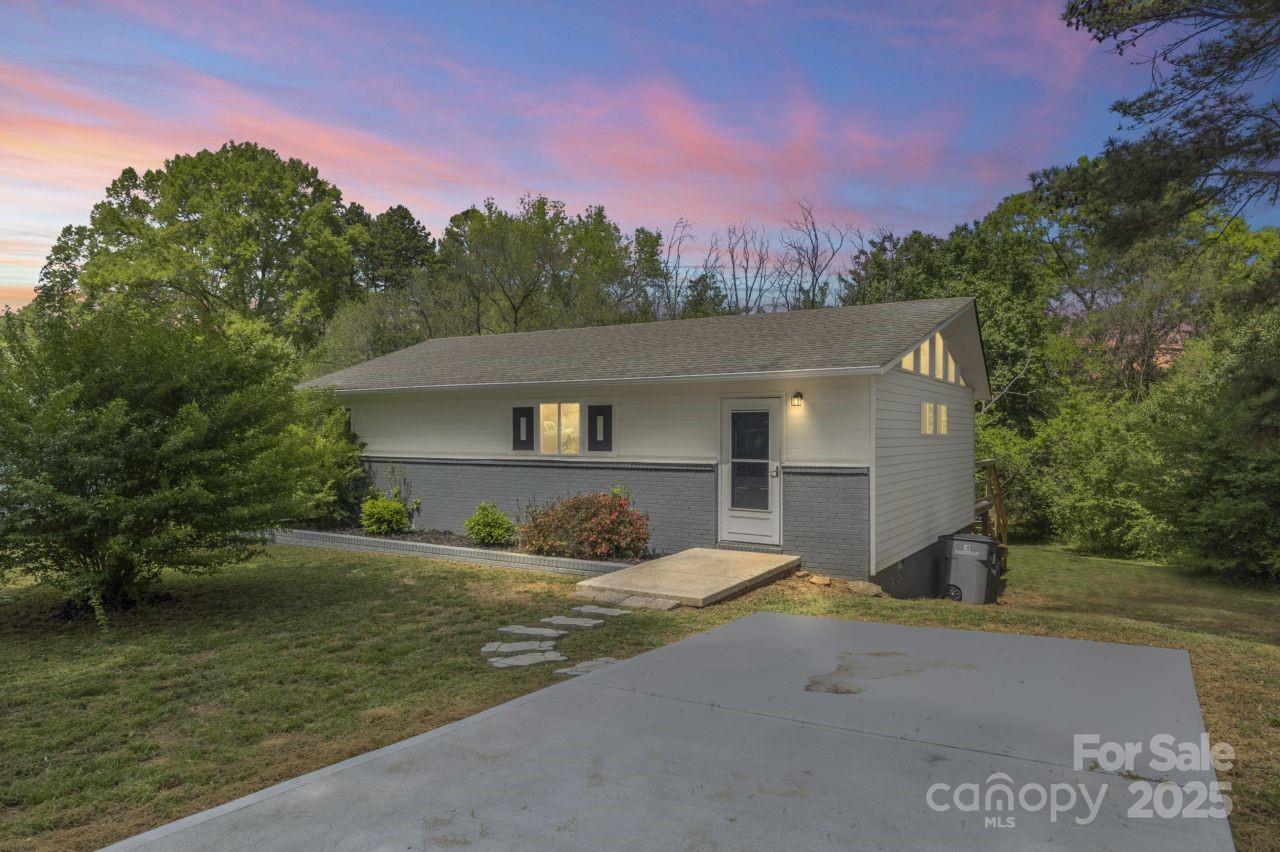 2403 Earley Circle Kannapolis, NC 28083 - Photo 20 of 21 a house view with a garden space