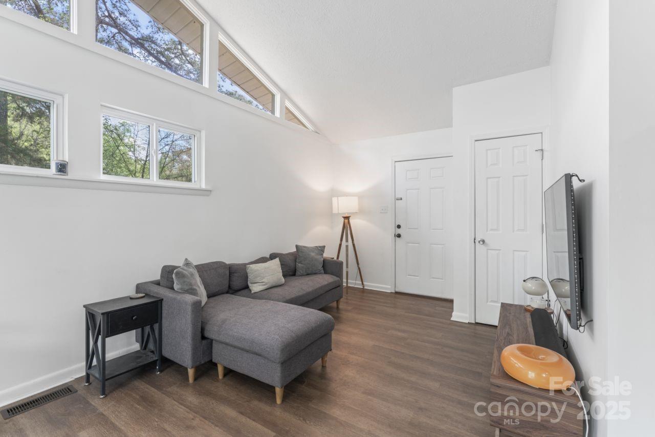 2403 Earley Circle Kannapolis, NC 28083 - Photo 3 of 21 a living room with furniture