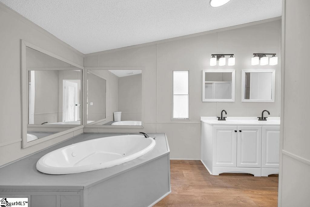4 Riverbreeze Road Greenville, SC 29611 - Photo 3 of 19 Gallery Image 3