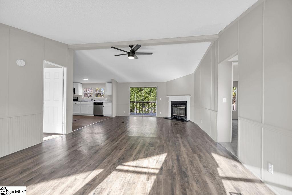 4 Riverbreeze Road Greenville, SC 29611 - Photo 4 of 19 Gallery Image 4