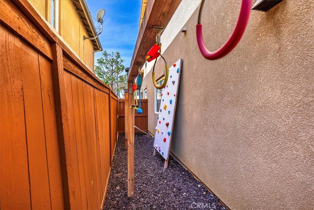 42064 Pine Needle Street Temecula, CA 92591 - Photo 33 of 39 a front view of a house