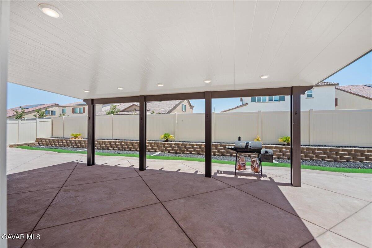 44304 43rd Street West Lancaster, CA 93536 - Photo 34 of 37 a view of livingroom with furniture