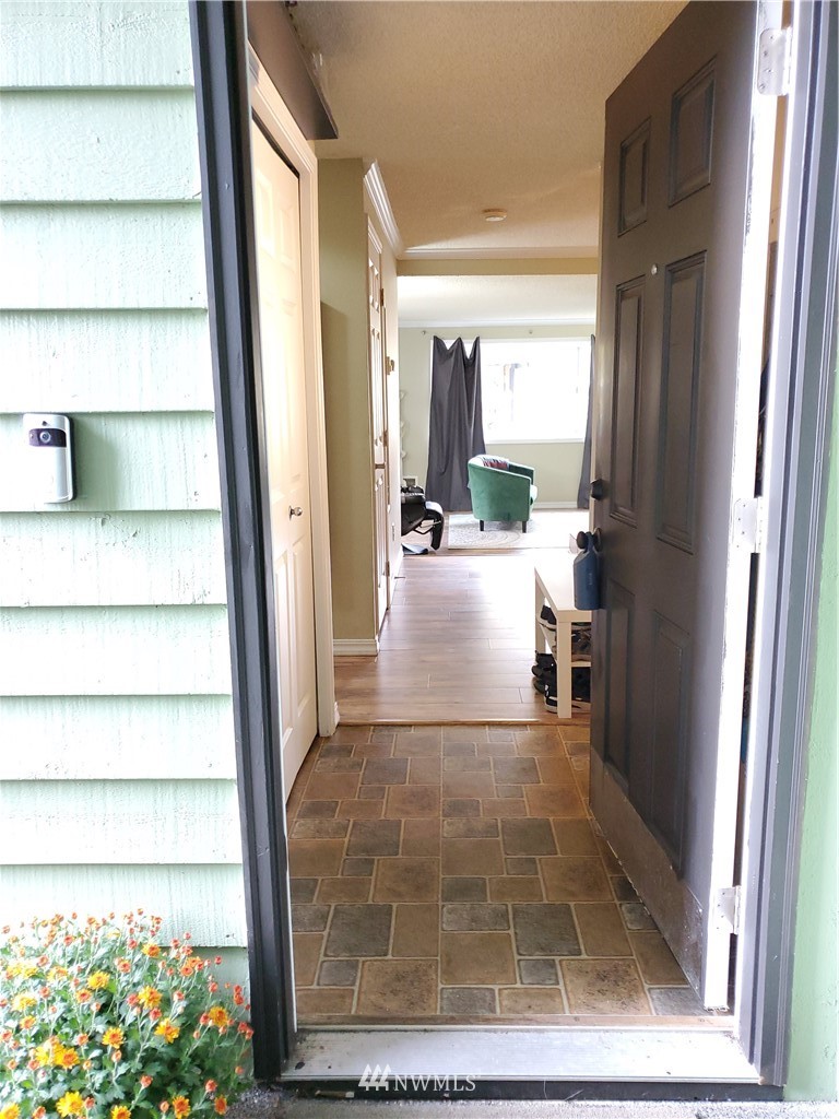 13009 East Gibson Road, Unit R131 Everett, WA 98204 - Photo 4 of 27 Gallery Image 4