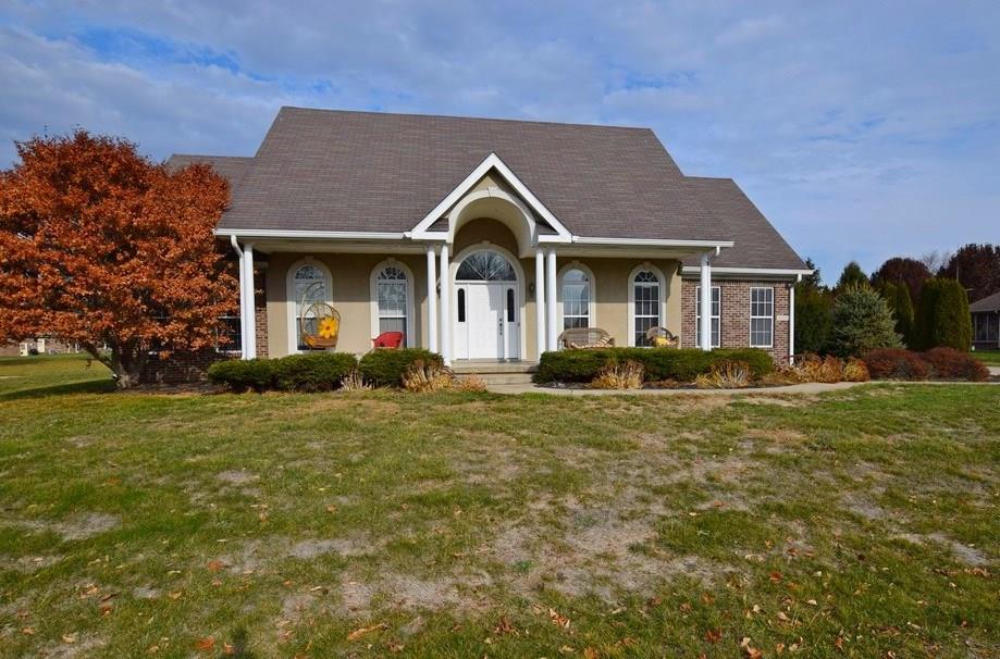1752 Raccoon Way Pendleton, IN 46064 - Photo 3 of 35