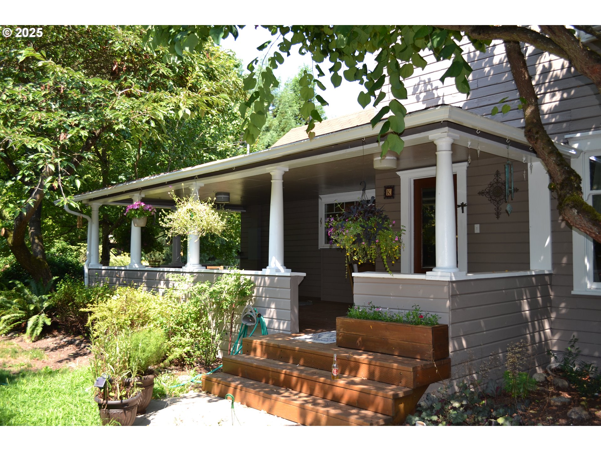 a view of house with outdoor space