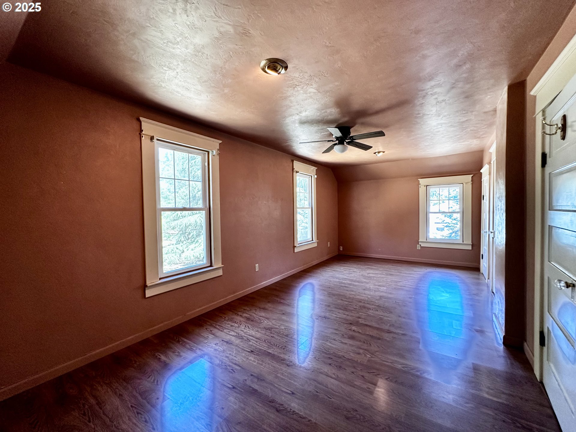 2453 Highway 20 Albany, OR 97321 - Photo 23 of 47 a view of a room with window and wooden floor
