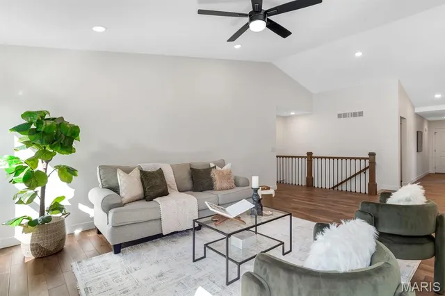 $387,500 | 204 Wrigley Field Drive, Unit 204, Bethalto, IL 62010