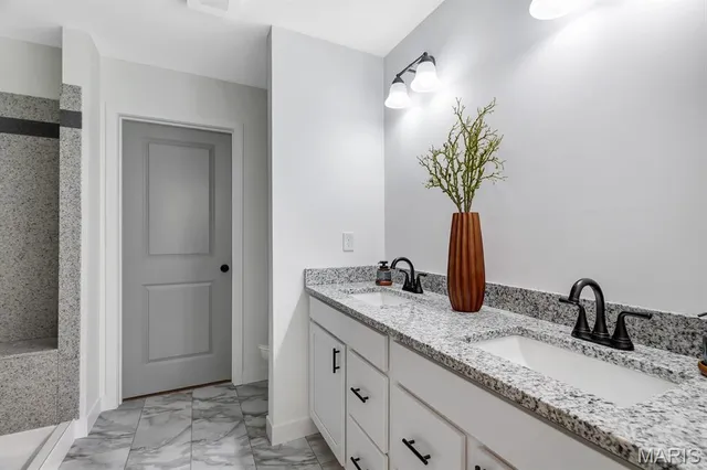 $387,500 | 204 Wrigley Field Drive, Unit 204, Bethalto, IL 62010